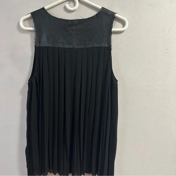H&M Black Pleated Tank Top Blouse - Picture 2 of 7